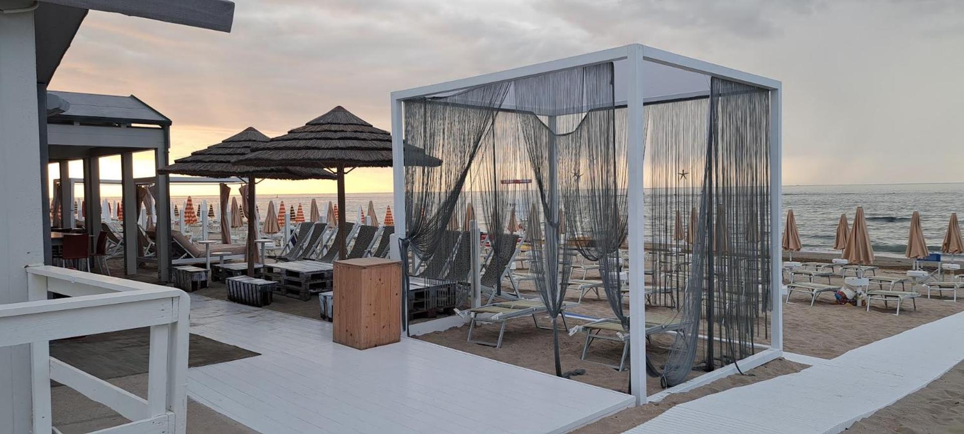 Hotel Caravel Маротта Экстерьер фото