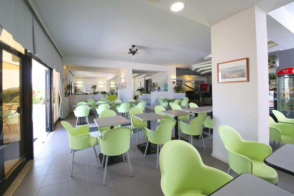 Hotel Caravel Маротта Экстерьер фото
