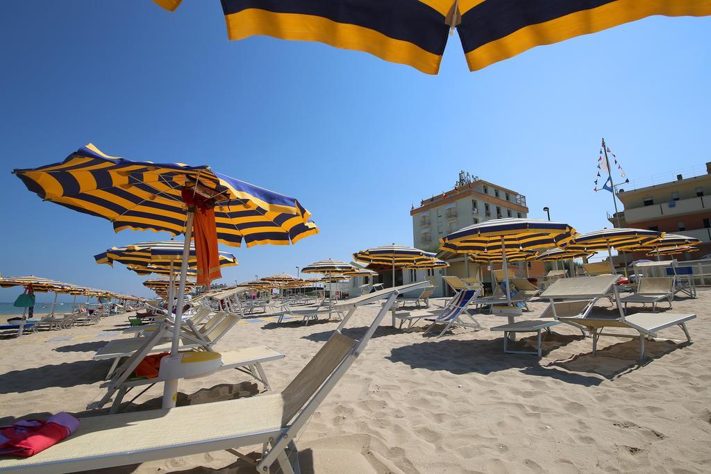 Hotel Caravel Маротта Экстерьер фото