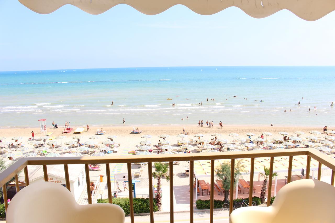 Hotel Caravel Маротта Экстерьер фото